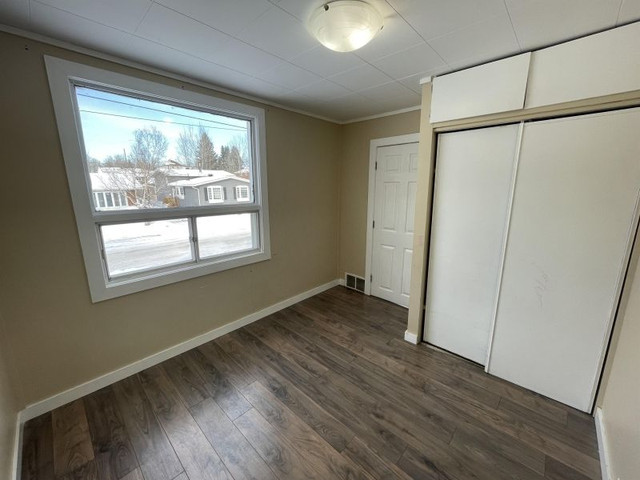 Discover your dream home in this expansive 3-bedroom apartment - in Long Term Rentals in Timmins - Image 3
