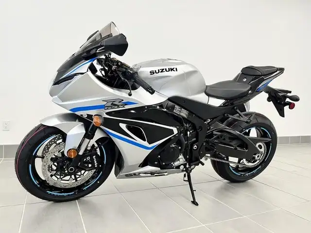 2025 Suzuki GSX-R1000A in Sport Bikes in St. Albert - Image 3