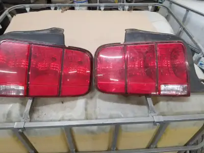 Ford Mustang 2005-2009 Tail Lights