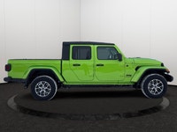 This 2026 JEEP GLADIATOR SPORT 4X4 has the following options Cloth Low-Back Bucket Seats, Remote Sta... (image 5)