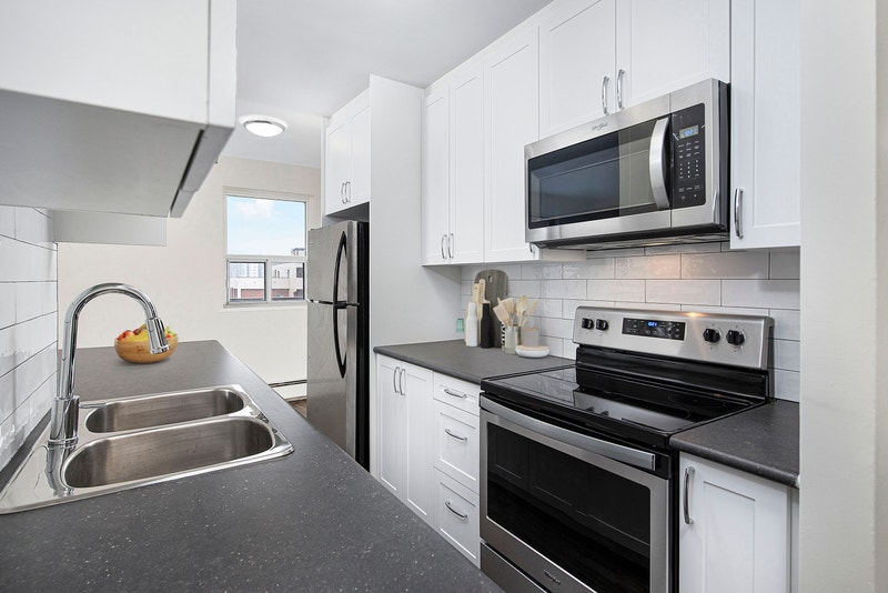 71, 75 & 79 Thorncliffe Park Dr. 1 Bedroom Apartment for Rent Long Term Rentals Markham