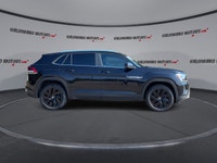 // ACCIDENT FREE!! // // SINGLE OWNER! // Meet the SUV 2024 Volkswagen Atlas Cross Sport Comfortline... (image 8)