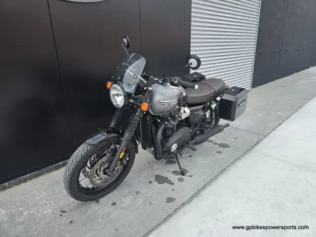 2025 Triumph Bonneville T120 Black Graphite / Matte Graphite in Street, Cruisers & Choppers in Oshawa / Durham Region - Image 9