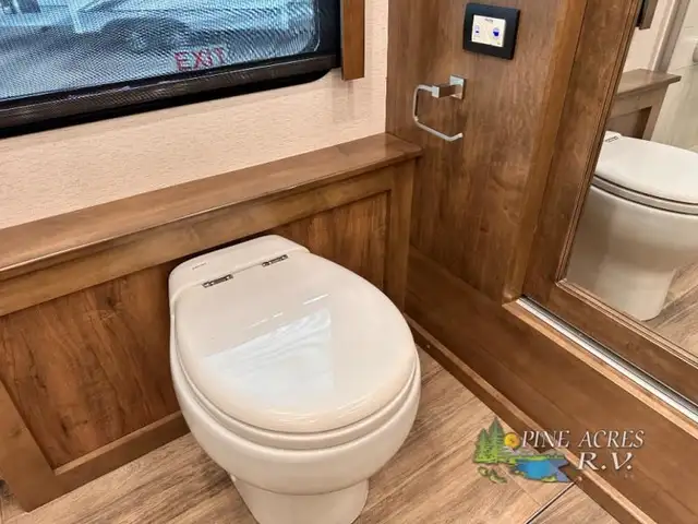 2022 Entegra Coach Aspire 44W 450 h.p. Diesel 11 K Miles in RVs & Motorhomes in Moncton - Image 61