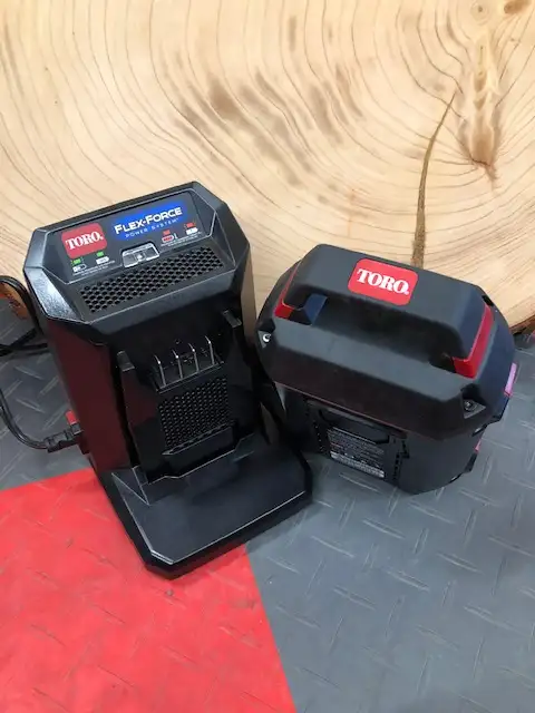 Toro 60V MAX* 120 mph Brushless (51820) Leaf Blower in Lawnmowers & Leaf Blowers in Belleville - Image 5