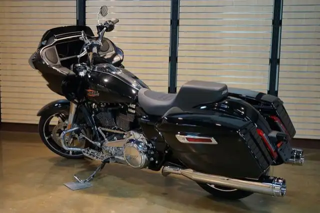 2025 Harley-Davidson FLTRX - Road Glide in Sport Touring in Lethbridge - Image 9