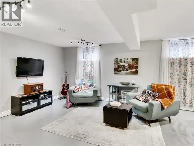 18 PAVAROTTI Court Hamilton, Ontario in Houses for Sale in Hamilton - Image 35