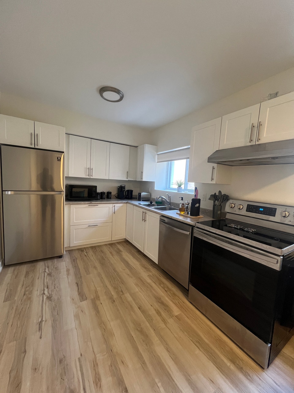Renovated All Inclusive 3-Bedroom Apartment for Rent 3