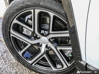 * FRONT AND REAR PARKING SENSORS * NAVIGATION * PARALLEL & PERPENDICULAR PARKING AND UNPARKING * ADA... (image 8)