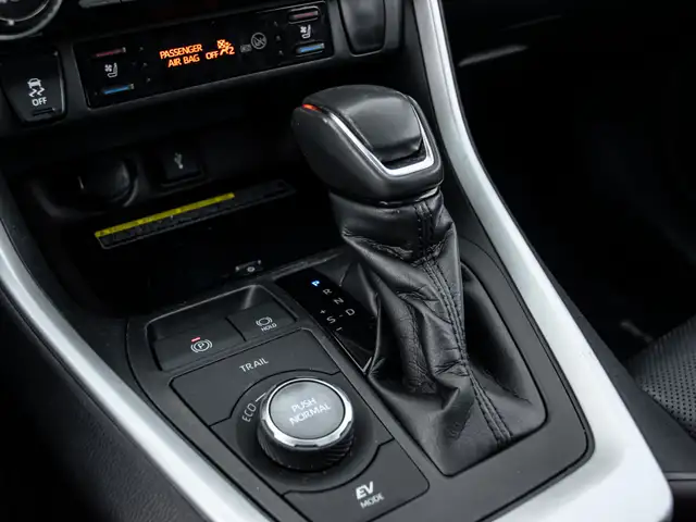 2020 Toyota RAV4 LIMITED|HYBRID|AWD|NAV|ROOF|LEATHER|BACKUP|CLEA in Cars & Trucks in City of Toronto - Image 19