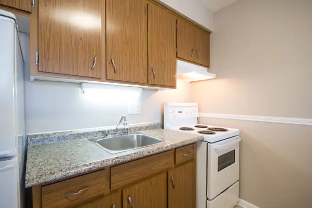 ALL INCLUSIVE - Westwood Garden Apts 1BR Apt Available Now in Long Term Rentals in Kitchener / Waterloo - Image 4