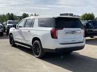 AMVIC Licensed Dealer * HD Surround Vision * Panoramic Sunroof * Second Row Heated Seats & Steering... (image 5)