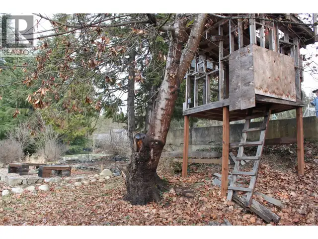 208 Nelson Avenue Unit# 1-4 Nakusp, British Columbia in Houses for Sale in Nelson - Image 31