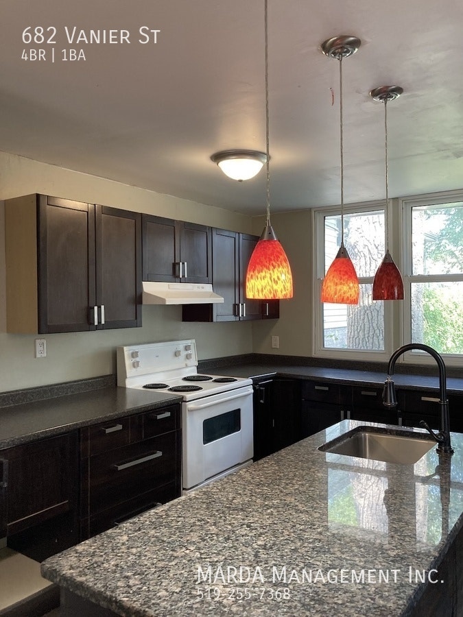 4 BDRM 1 BATH HOME IN REMINGTON PARK AREA Long Term Rentals Windsor