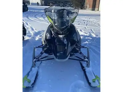 2021 Arctic Cat Riot 8000 146in./1.60in. ARS II w/QS3 Shocks Charcoal 2021 Arctic Cat Riot 8000 146i...