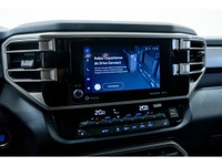 La Toyota Tundra SR5 2023 est une camionnette robuste et fiable, conçue pour répondre aux besoins le... (image 2)
