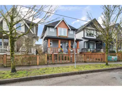 For Rent - South Surrey. Beautiful and well-maintained 3-bedroom plus den home located in a desirabl...