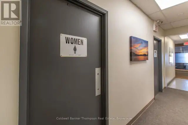 216 - 1 CRESCENT ROAD Huntsville (Brunel), Ontario in Commercial & Office Space for Rent in Muskoka - Image 11