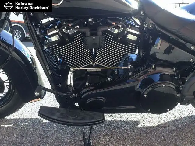 2018 Harley-Davidson FLHC - Softail Heritage Classic in Street, Cruisers & Choppers in Kelowna - Image 25