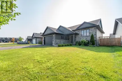 Welcome to 13 Drew Street! Stunning family home located in popular neighbourhood. This home has been...