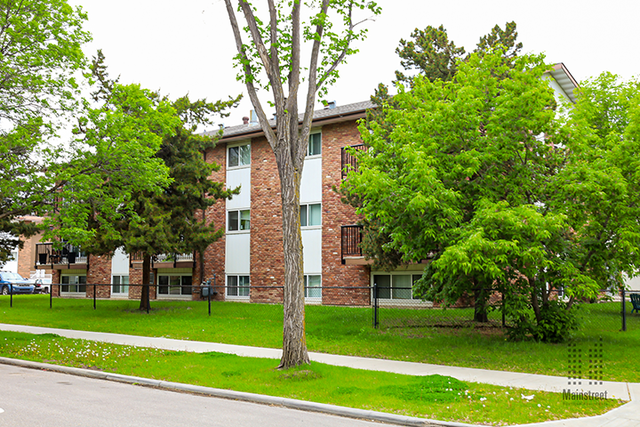 Westwood Apartment For Rent | NAITside Court II in Long Term Rentals in Edmonton - Image 2