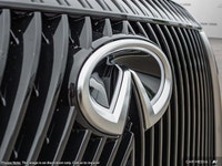 Every New and Executive Driven Demo at Hyatt Infiniti comes with all weather floor mats, wheel locks... (image 8)