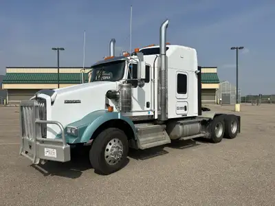 ENGINE REBUILT approx 2700 hours ago! 2015 Kenworth T800 6x4 Truck tractor 15L 6 cylider Cummins ISX...