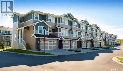 Looking for a beautiful townhouse in an ideal location? Located in popular Stonebridge, this North P...