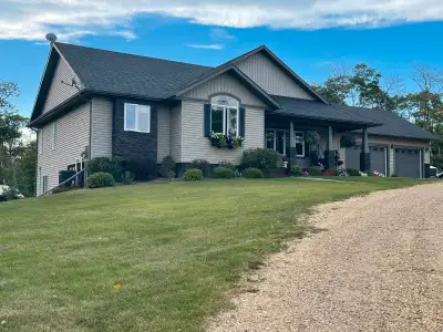 For sale by owner, Welcome to our walk-out beautifully landscaped 1800 sq.ft bungalow built in the f...