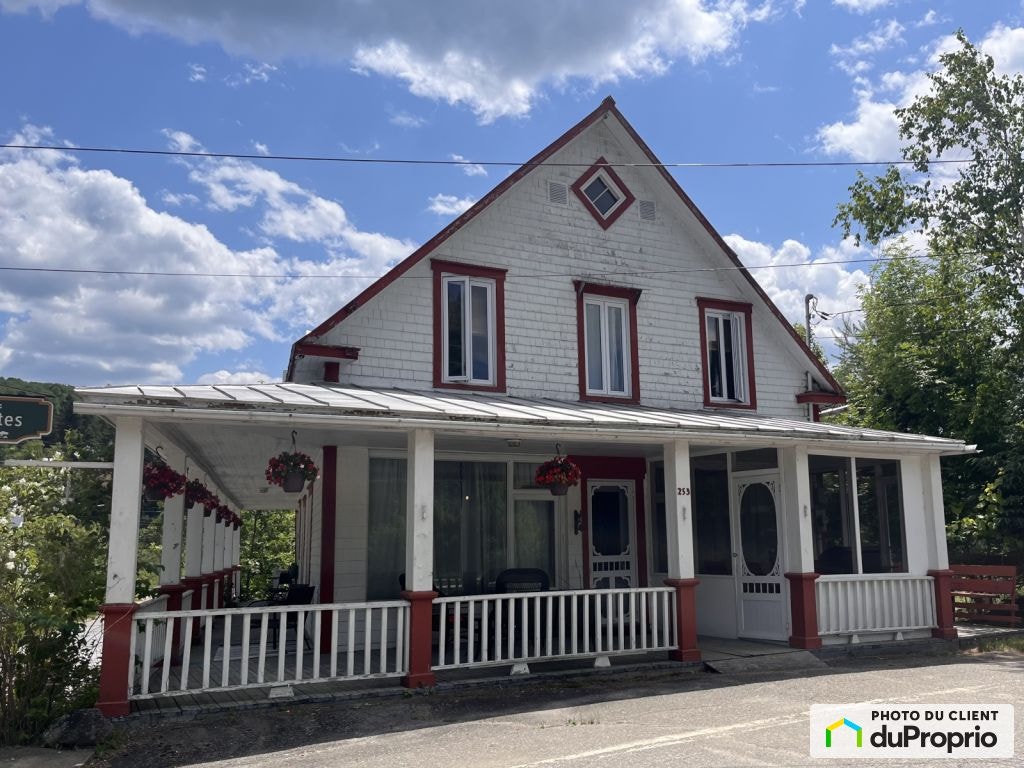$253,000 - 2 Storey for sale in ND-De-Montauban — photo 1