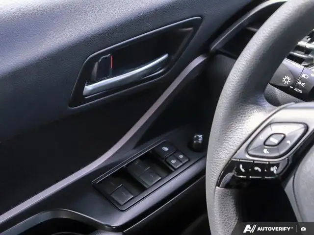 2022 Toyota C-HR LE | Accident Free | Backup cam in Cars & Trucks in Oshawa / Durham Region - Image 14