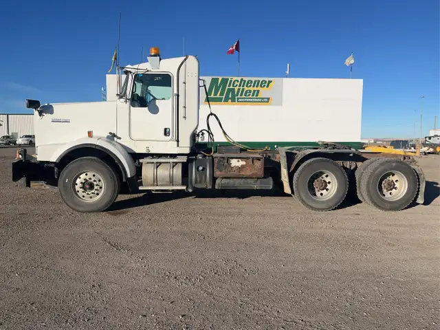 2016 Kenworth T800 in Heavy Trucks in Calgary - Image 3
