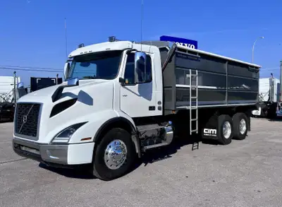 2019 VNR DAYCAB WITH BRAND-NEW 20FT CIM ULTRA II GRAIN BOX + PREMIUM MICHEL'S TARP. SASK FARM SPECIA...