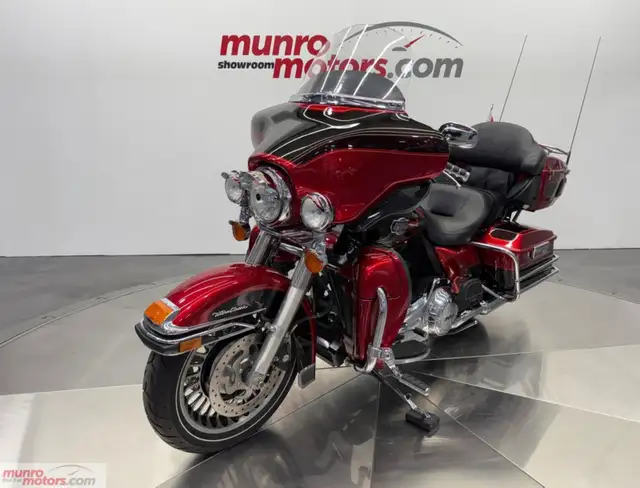 2012 Harley Davidson Ultra Classic 103c.i. Two-Tone Red 39K kms in Touring in Brantford - Image 4