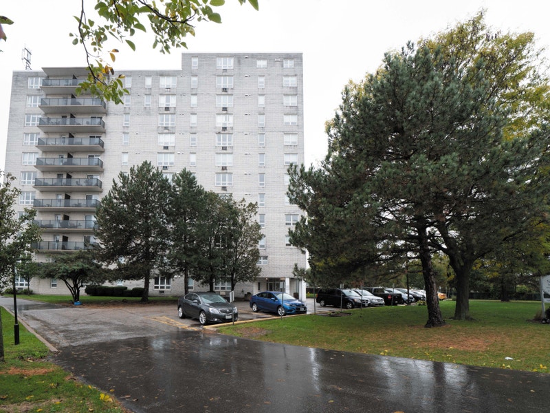 Windsor Bachelor Apartment for Rent Variety of apartment styles Long