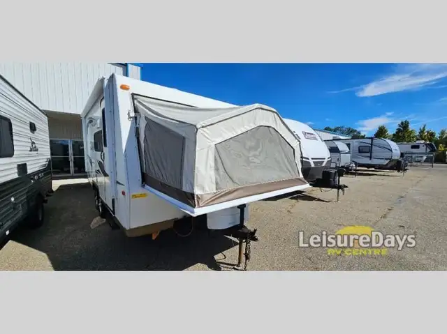 2013 Forest River RV Rockwood Roo 183 in Travel Trailers & Campers in Ottawa - Image 2