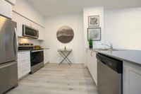 STUNNING APARTMENT RENTALS IN NORTH BARRIE! STEPS TO GEORGIAN MALL! LIMITED TIME OFFER: RECEIVE ONE... (image 3)