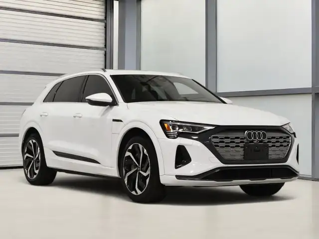 2024 Audi Q8 e-tron 0.99% / Massage / B&O / 21'' / CarPlay / Ta