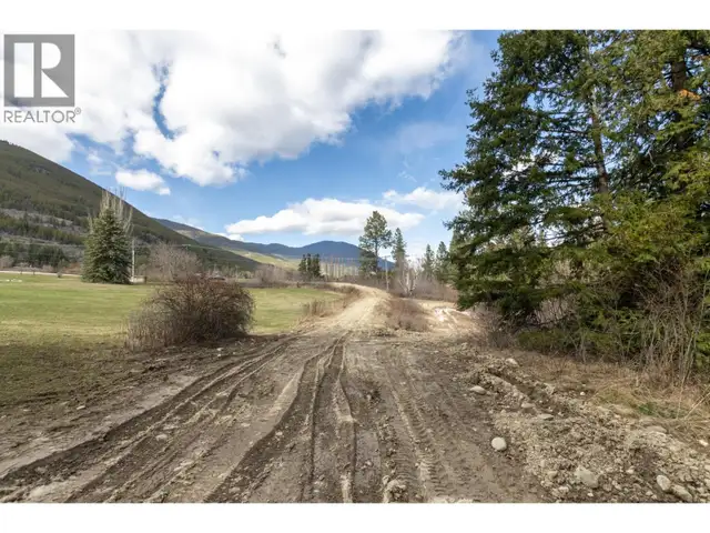 1500 Street SW Salmon Arm, British Columbia in Land for Sale in Kamloops - Image 4