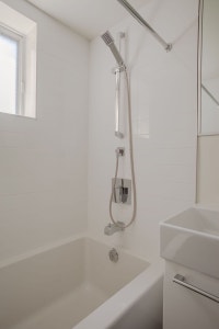 Semi-renovated Akelius two bedroom apartment for rent. Located near Drummond and Sherbrooke in the D... (image 8)