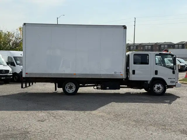 2022 Isuzu NRR CREW CAB | 16' BOX | LIFTGATE | DIESEL | 19500 GV in Cars & Trucks in Mississauga / Peel Region - Image 8