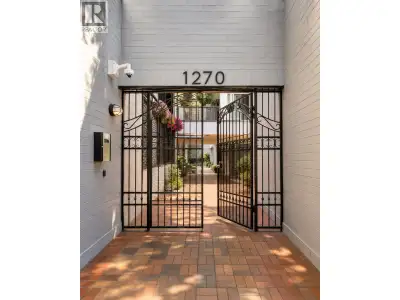 Fantastic Downtown Vancouver Investment Opportunity on Robson Street! Welcome to this bright, south-...
