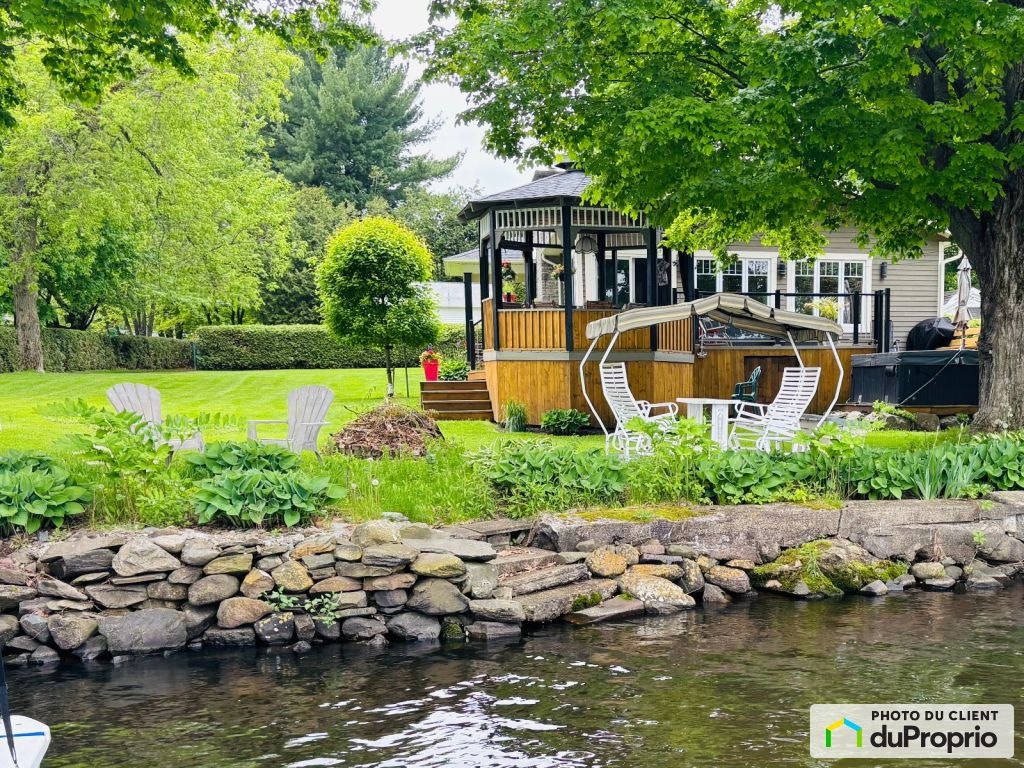 $798,000 - Bungalow for sale in Roxton Pond — photo 1