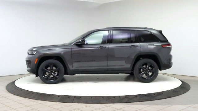 2025 Jeep Grand Cherokee in Cars & Trucks in Lethbridge - Image 2