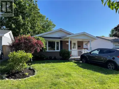 148 GREEN VALLEY Drive Kitchener, Ontario