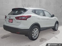 CLEAN CARFAX, APPLE CAR PLAY, ANDROID AUTO, MOONROOF, REMOTE ENGINE START... Featuring a 7-inch touc... (image 5)