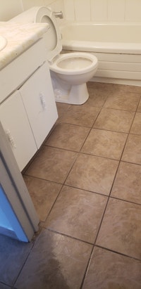 2 Bedroom plus den on first floor with balcony is available immediately in Kitchener near downtown f... (image 2)