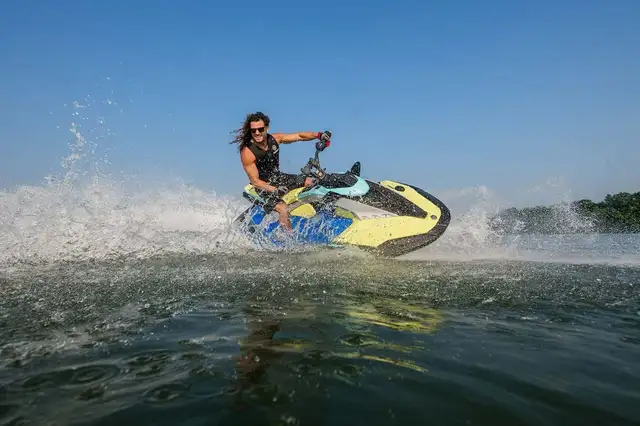 2026 Yamaha JetBlaster PRO 3-UP Imperial Red/Nightshade in Powerboats & Motorboats in Moose Jaw - Image 13