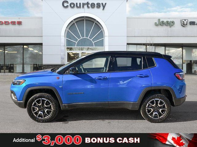 2025 Jeep Compass Trailhawk in Cars & Trucks in Calgary - Image 2