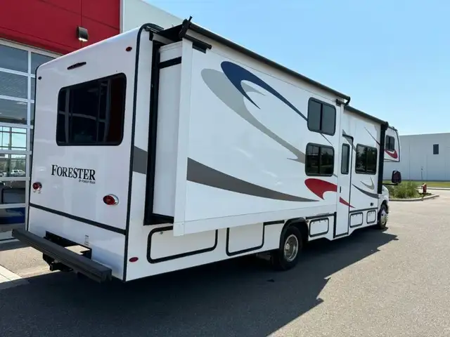 2023 Forester 3251 CD in RVs & Motorhomes in Laval / North Shore - Image 3